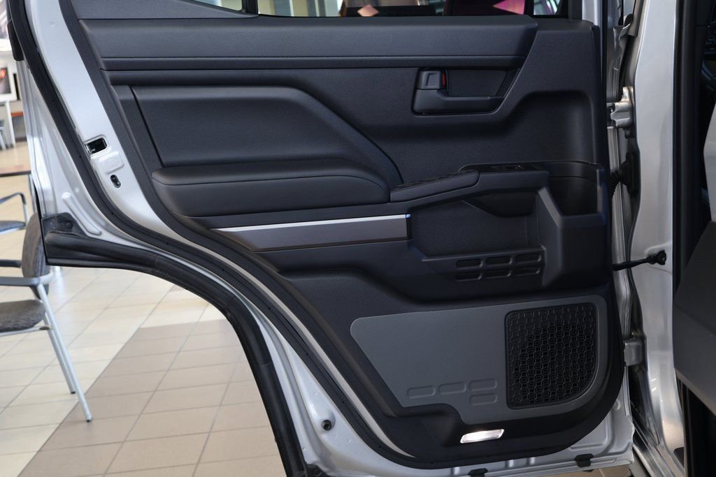 Used 2025 Toyota 4Runner SR5 RWD image 13