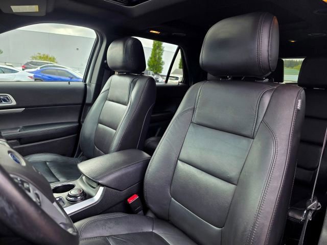 Used 2015 Ford Explorer XLT w/ Equipment Group 202B AWD/4WD image 29