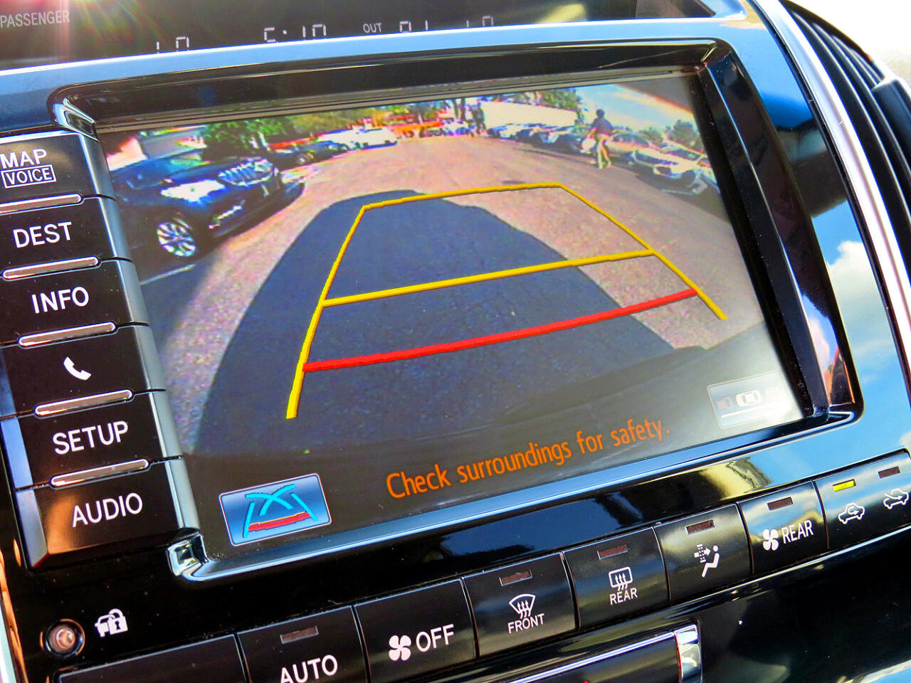 Used 2015 Toyota Land Cruiser image 27