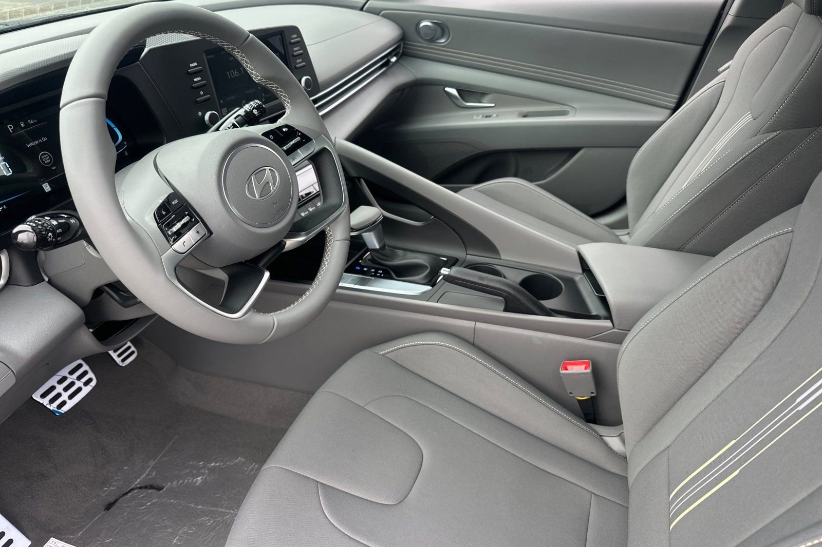 New 2025 Hyundai Elantra Sport image 9