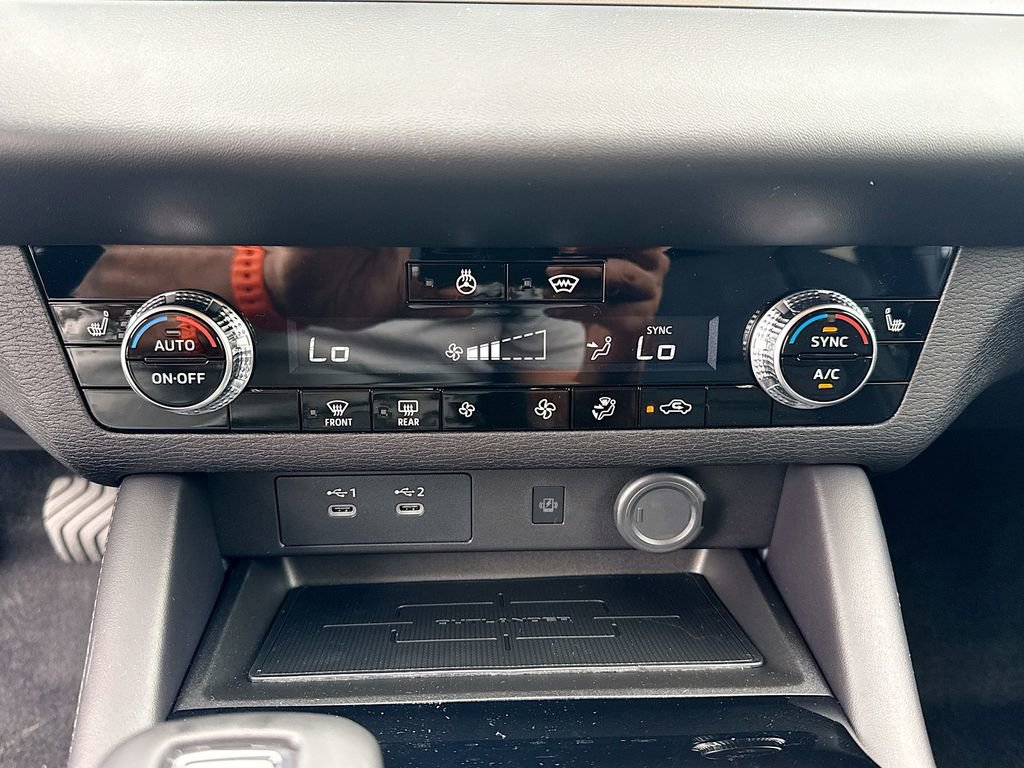 New 2026 Mitsubishi Outlander AWD image 16