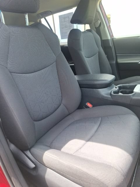 Used 2019 Toyota RAV4 XLE w/ Carpet Mat Package AWD/4WD image 19