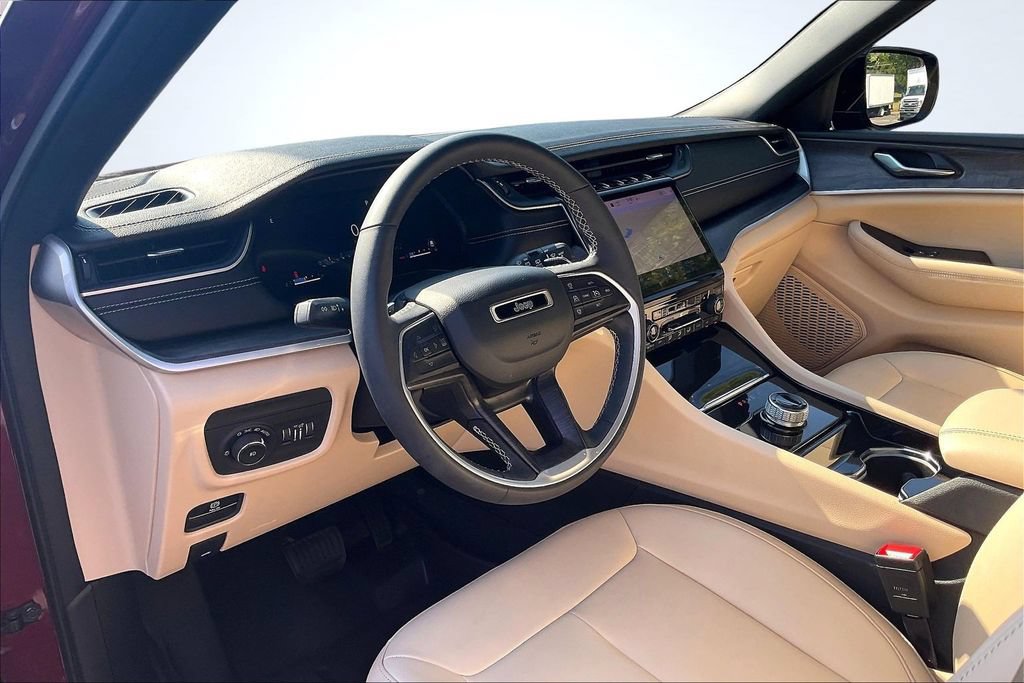 Used 2023 Jeep Grand Cherokee L Limited w/ Luxury Tech Group II RWD image 19