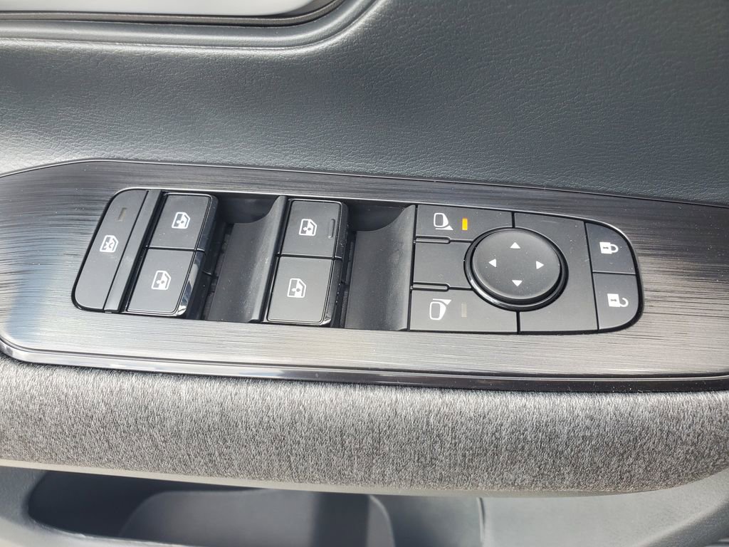 New 2026 Nissan Kicks SV w/ SV Premium Package image 12