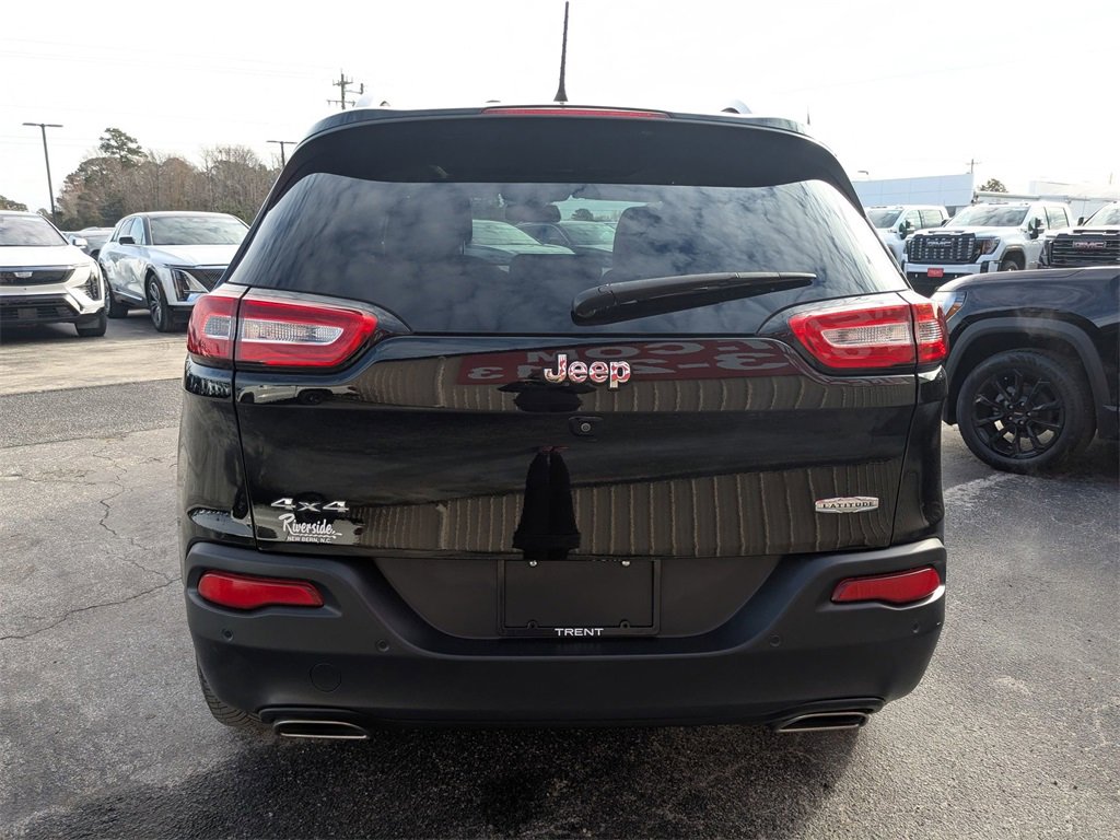 Used 2017 Jeep Cherokee Latitude w/ Safety/Convenience Group image 4