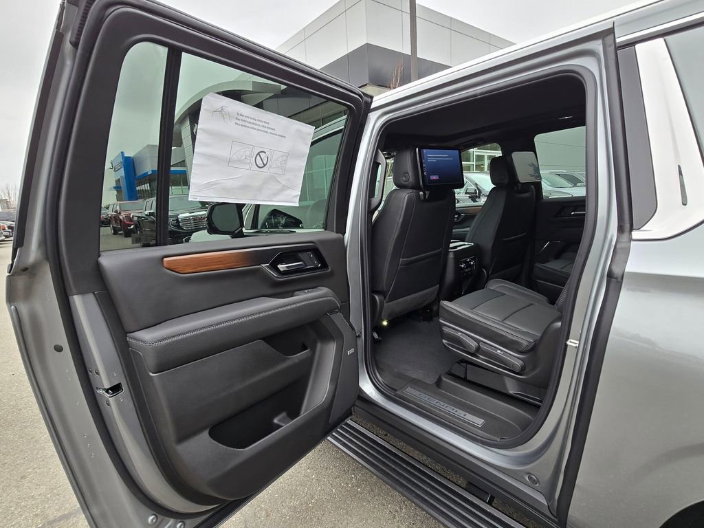 New 2026 GMC Yukon XL Denali w/ Denali Reserve Package image 14