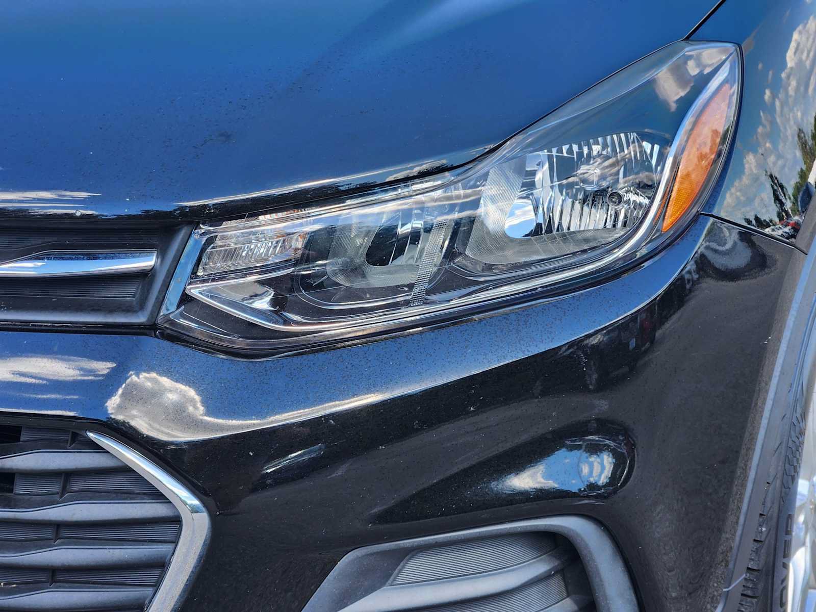 Used 2021 Chevrolet Trax LS w/ Tint and Cruise Package FWD image 7