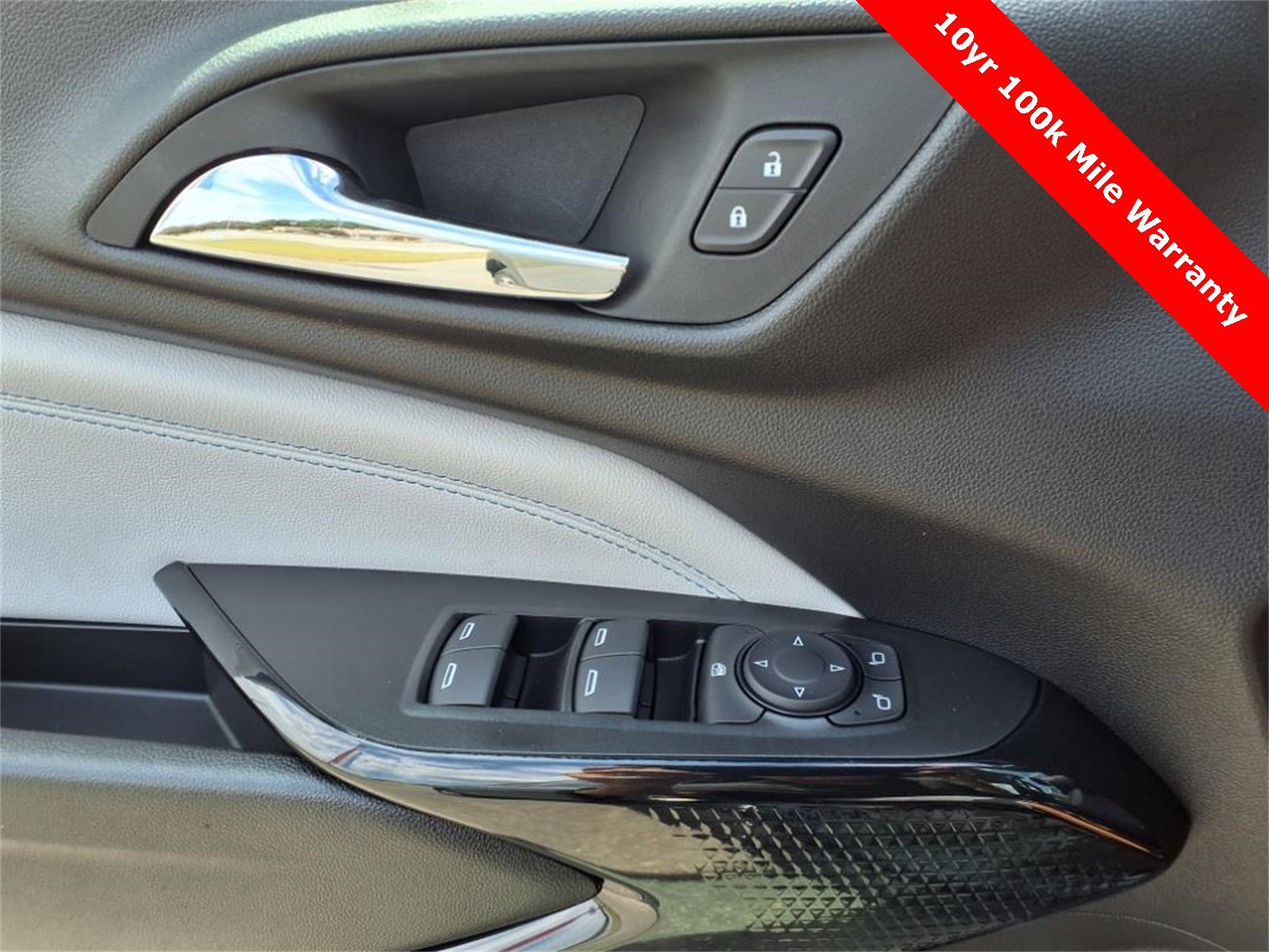 New 2025 Chevrolet Trax LT w/ Driver Confidence Package image 26