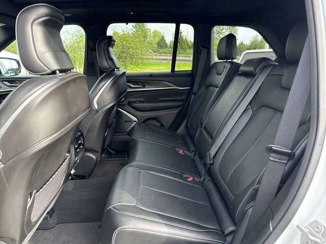 Used 2022 Jeep Grand Cherokee Overland w/ Advanced Protech Group III AWD/4WD image 23