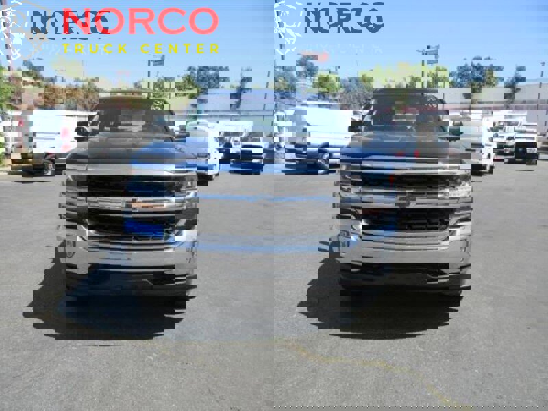 Used 2017 Chevrolet Silverado 1500 LT w/ All Star Edition image 4