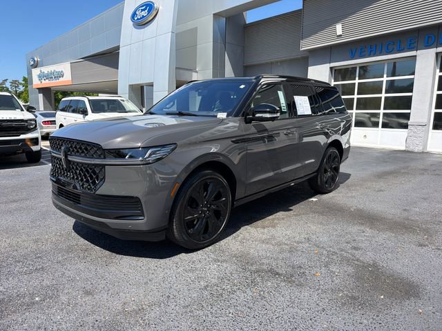 Used 2025 Lincoln Navigator Black Label AWD/4WD image 4