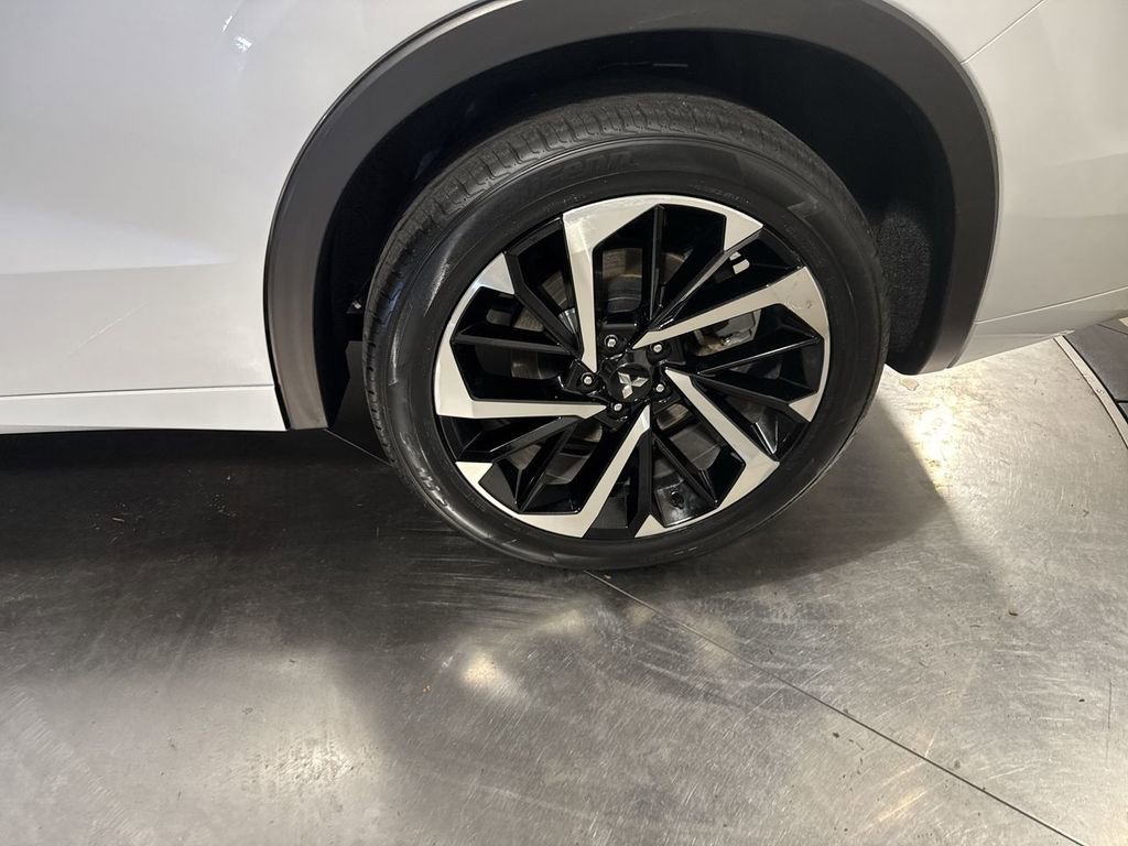 Used 2023 Mitsubishi Outlander SEL image 12