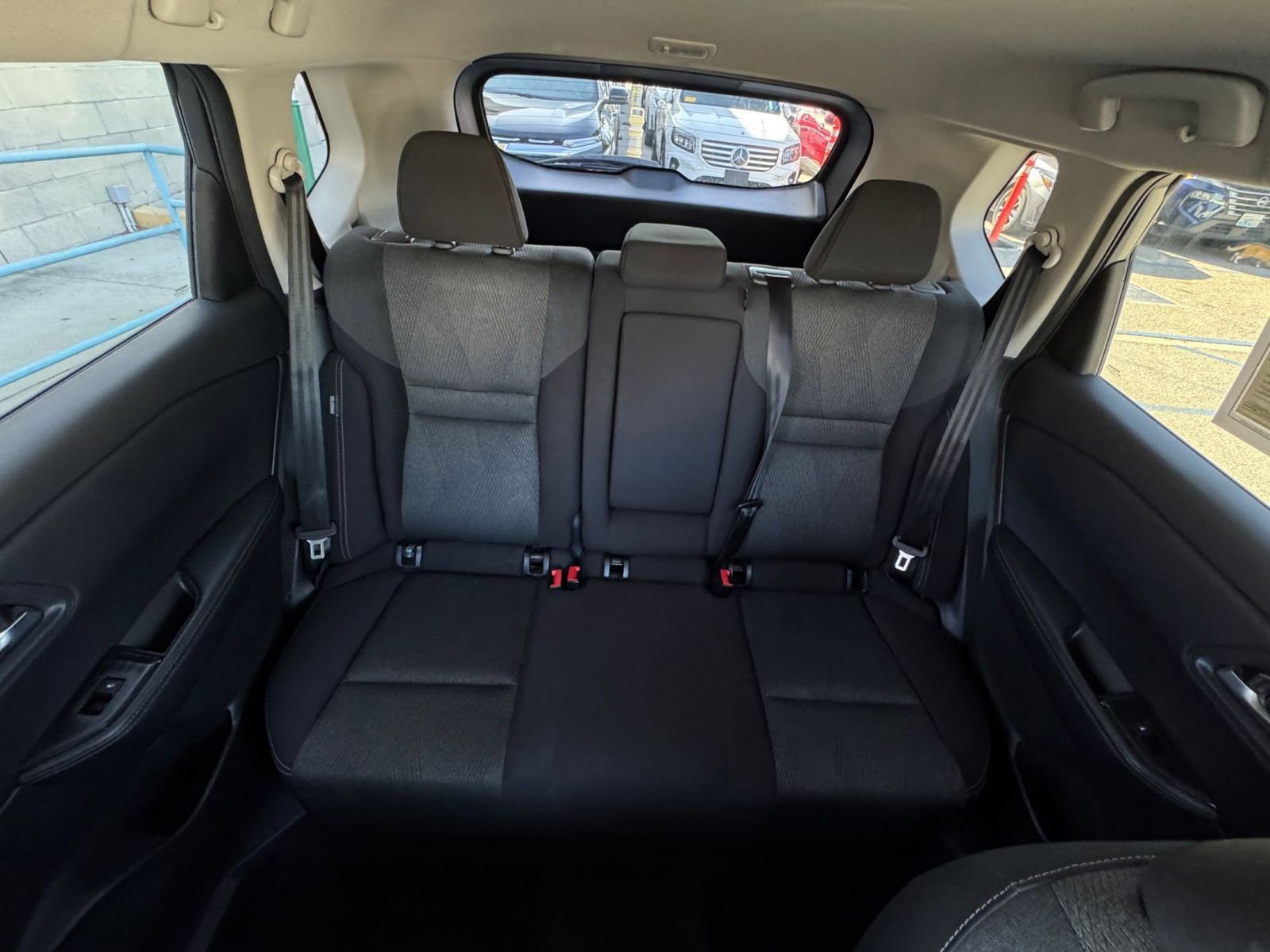 Used 2025 Nissan Rogue SV FWD image 40