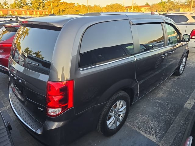 Used 2020 Dodge Grand Caravan SXT FWD image 3