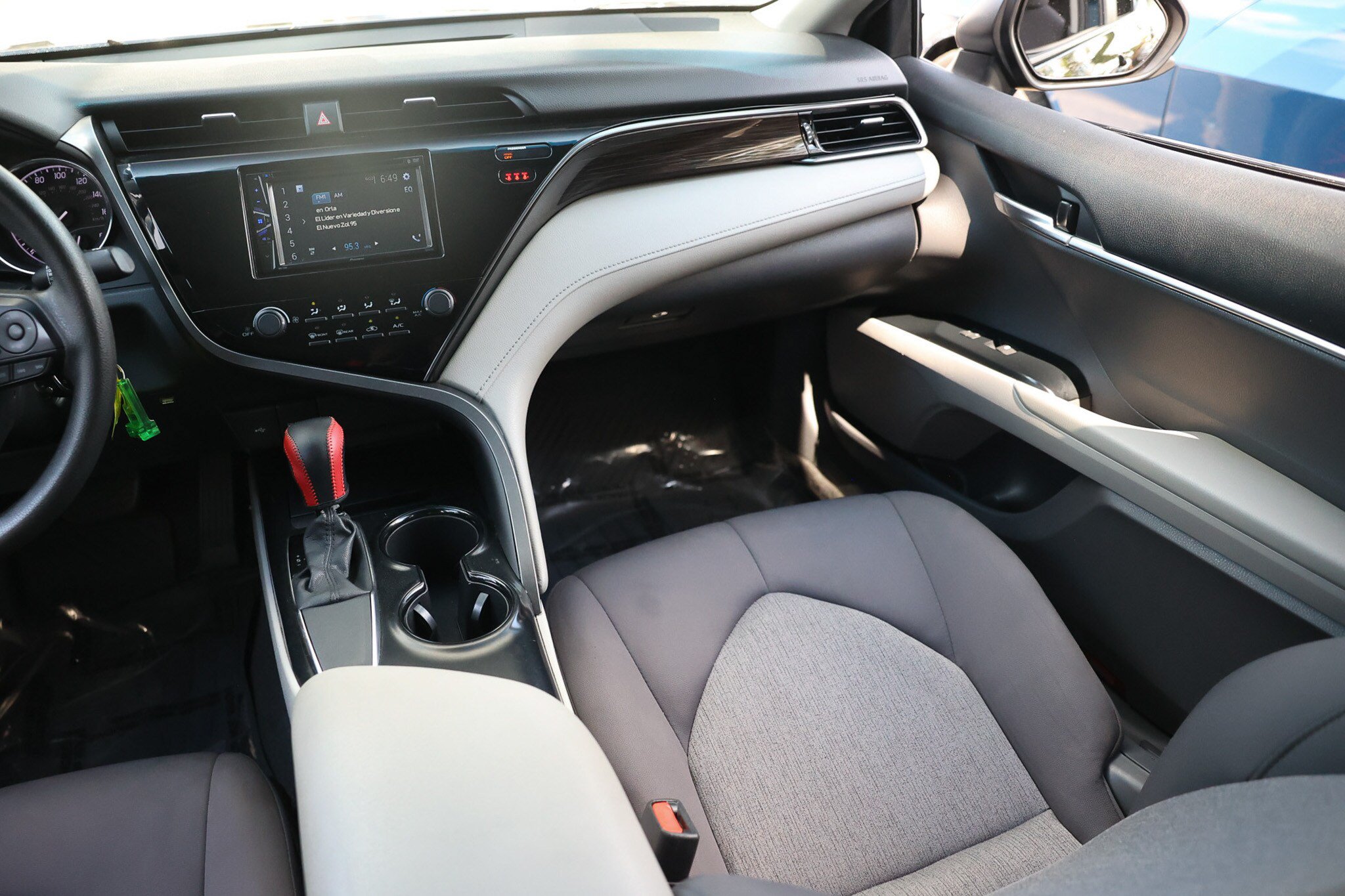 Used 2020 Toyota Camry LE FWD image 24