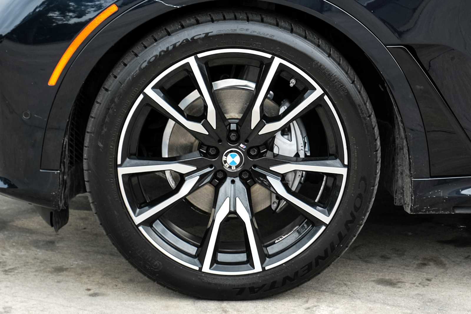 Used 2022 BMW X7 xDrive40i w/ M Sport Package image 60