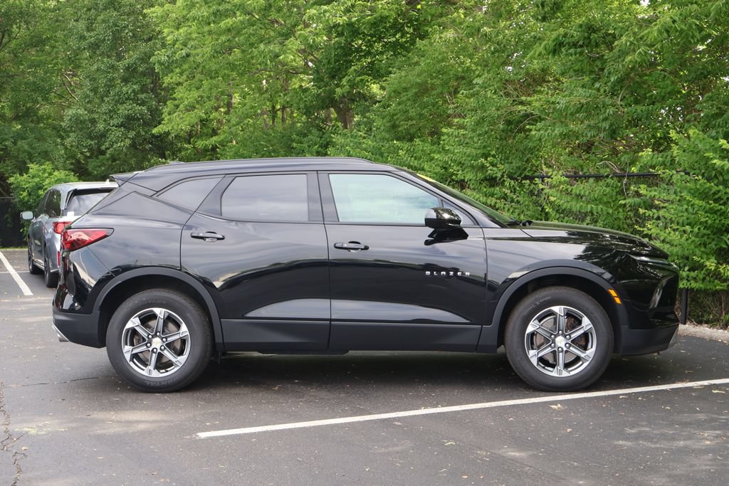 Used 2023 Chevrolet Blazer LT w/ Convenience Package FWD image 11