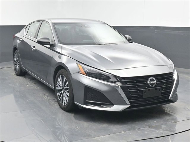 Used 2025 Nissan Altima 2.5 SV