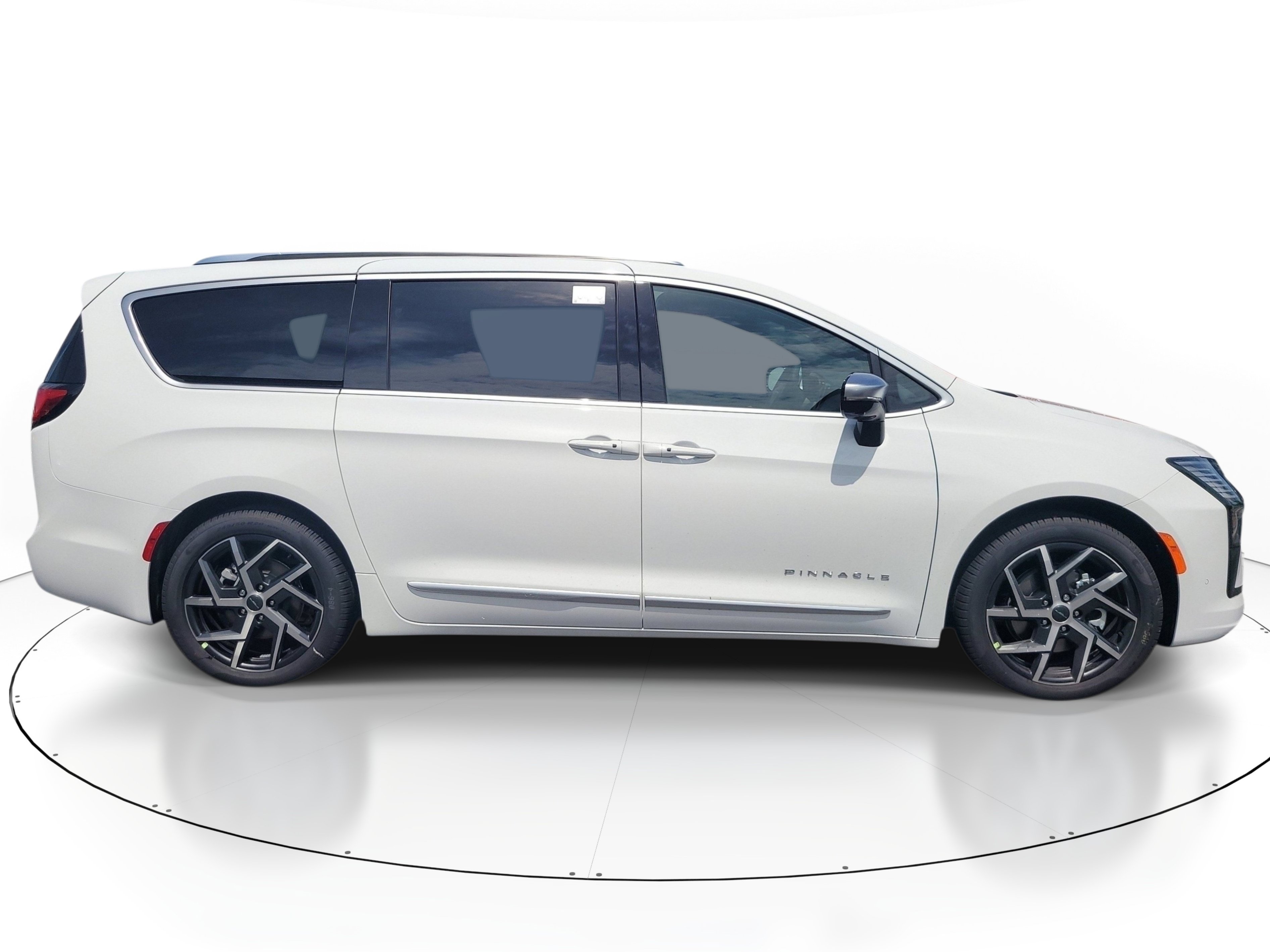 New 2027 Chrysler Pacifica Pinnacle w/ Theater Group FWD image 5