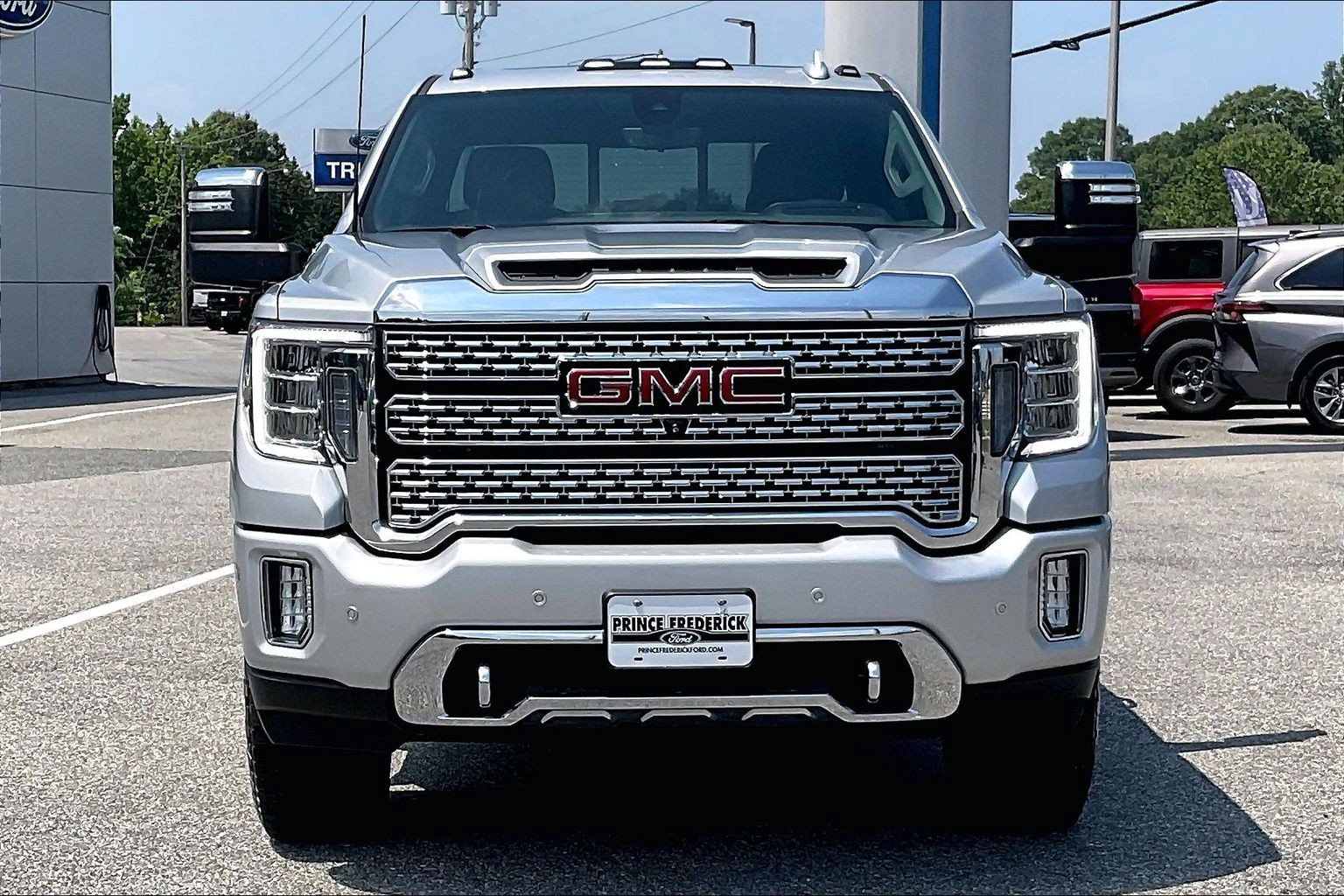 Used 2021 GMC Sierra 3500 Denali w/ Denali Ultimate Package AWD/4WD image 2