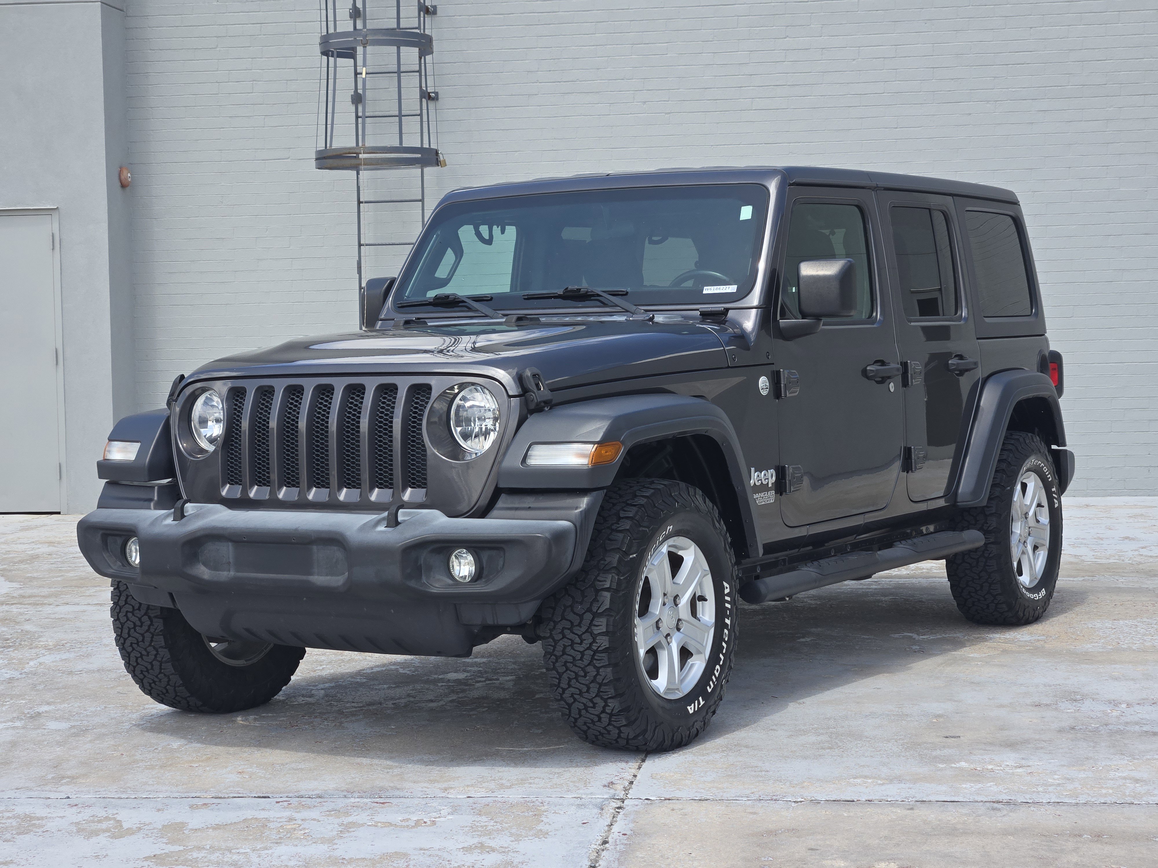 Used 2019 Jeep Wrangler Unlimited Sport S AWD/4WD image 3