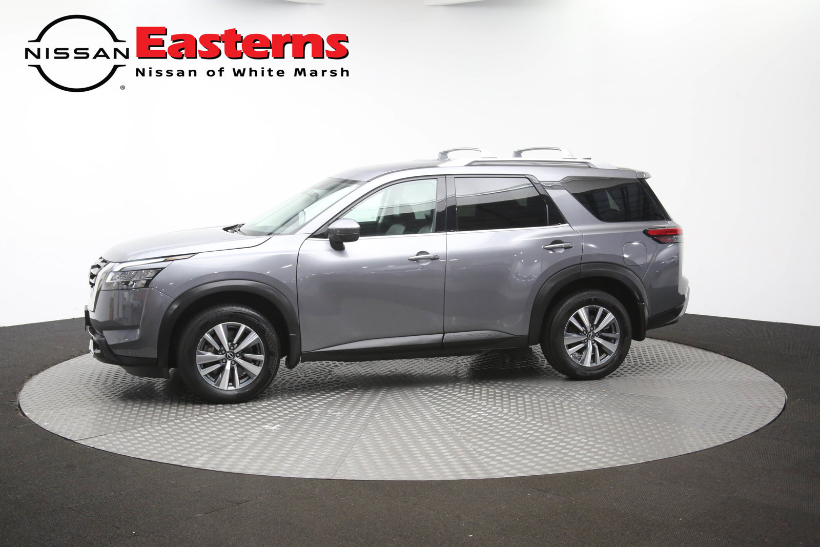 Used 2024 Nissan Pathfinder SL AWD/4WD image 61