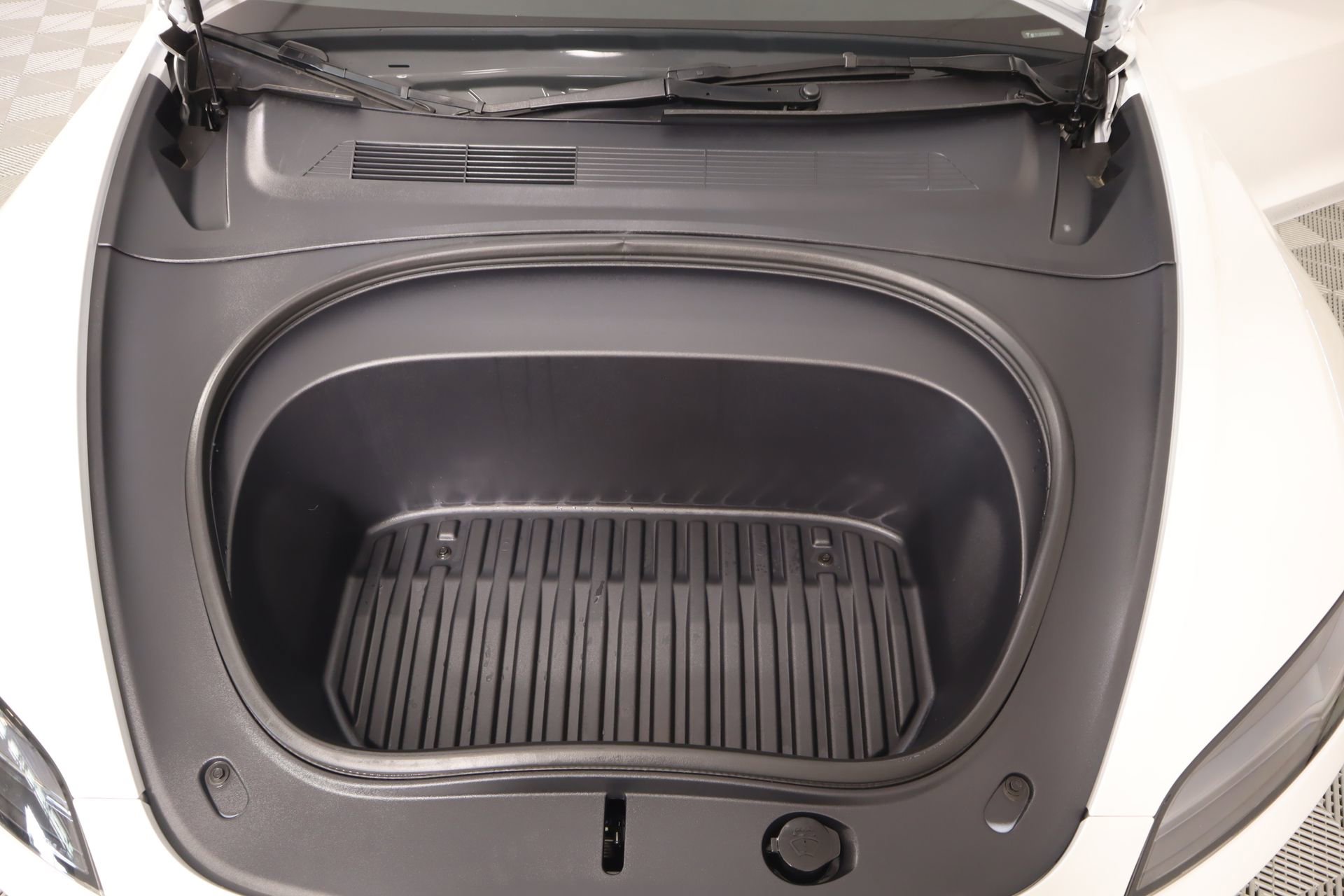 Used 2025 Tesla Model 3 Long Range image 18