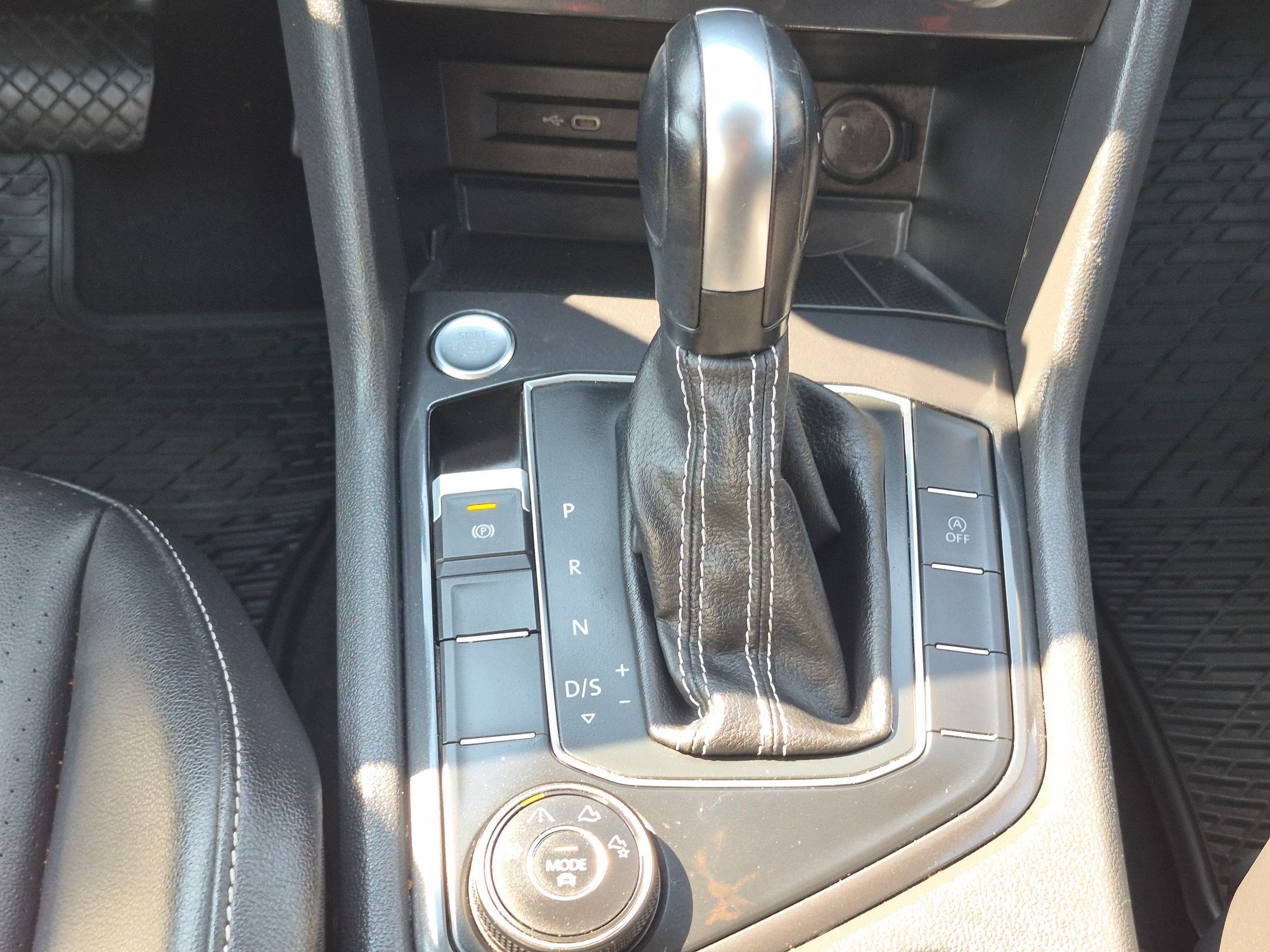 Used 2021 Volkswagen Tiguan SE AWD/4WD image 25