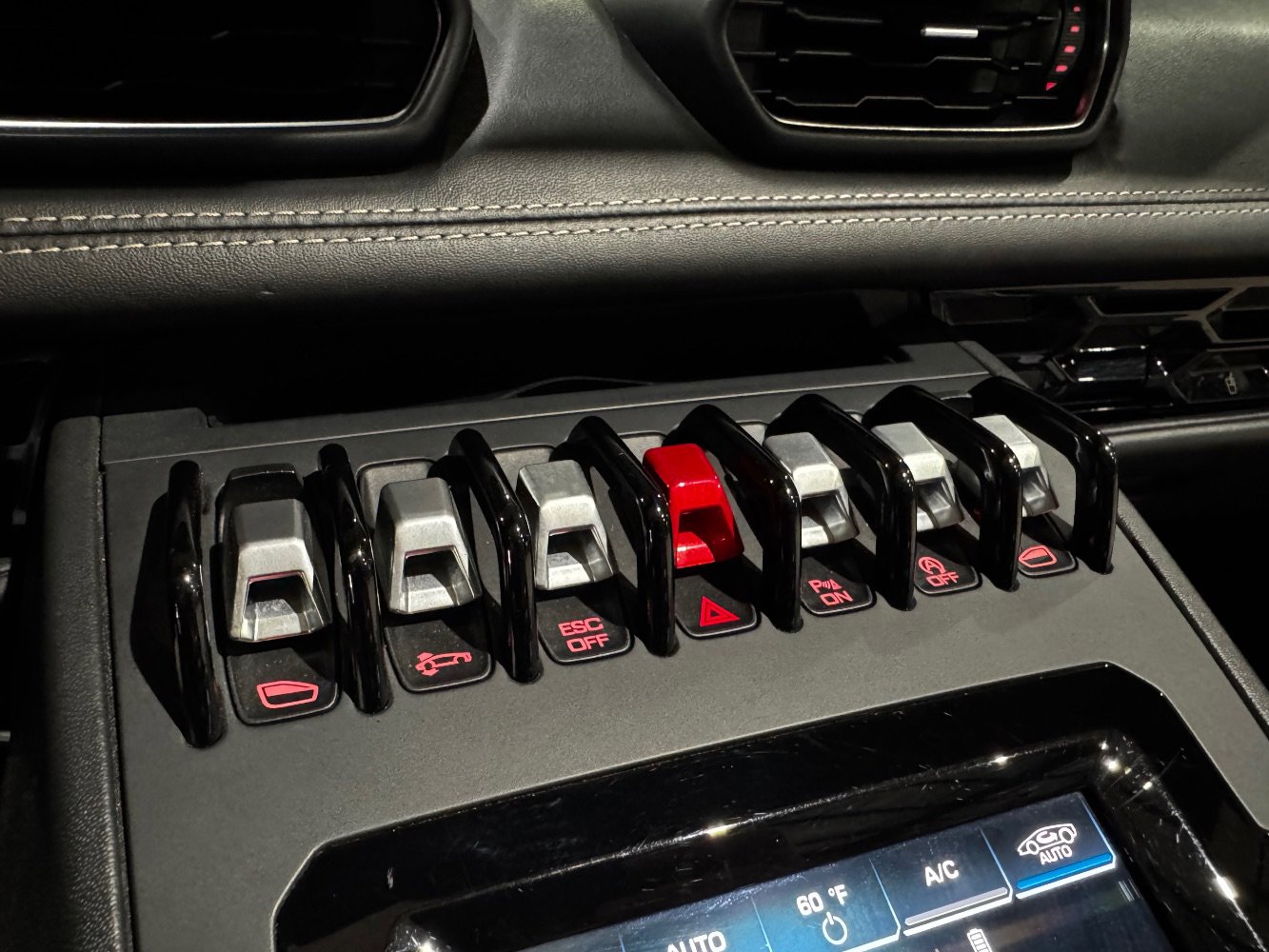 Used 2022 Lamborghini Huracan EVO image 32
