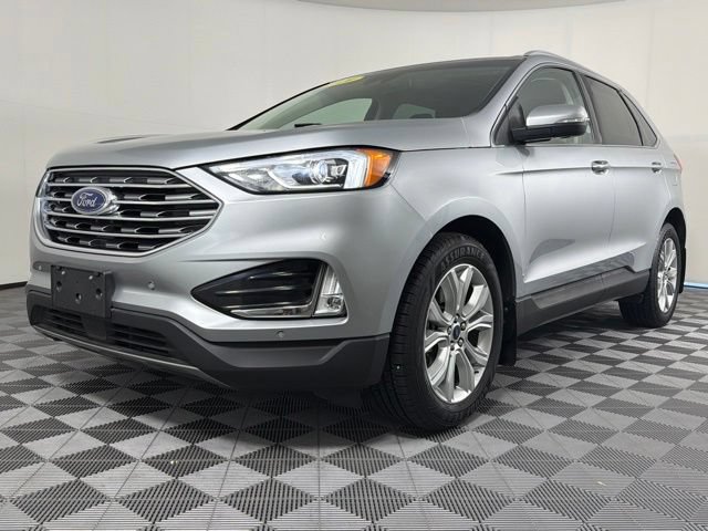 Used 2020 Ford Edge Titanium w/ Class II Trailer Tow Package AWD/4WD image 2