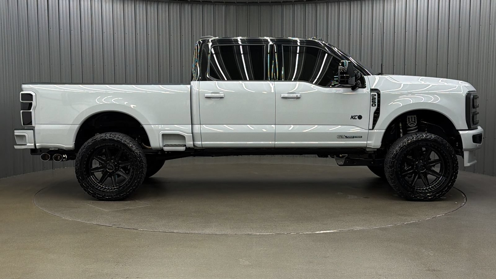 Used 2026 Ford F250 Platinum w/ FX4 Off-Road Package AWD/4WD image 6