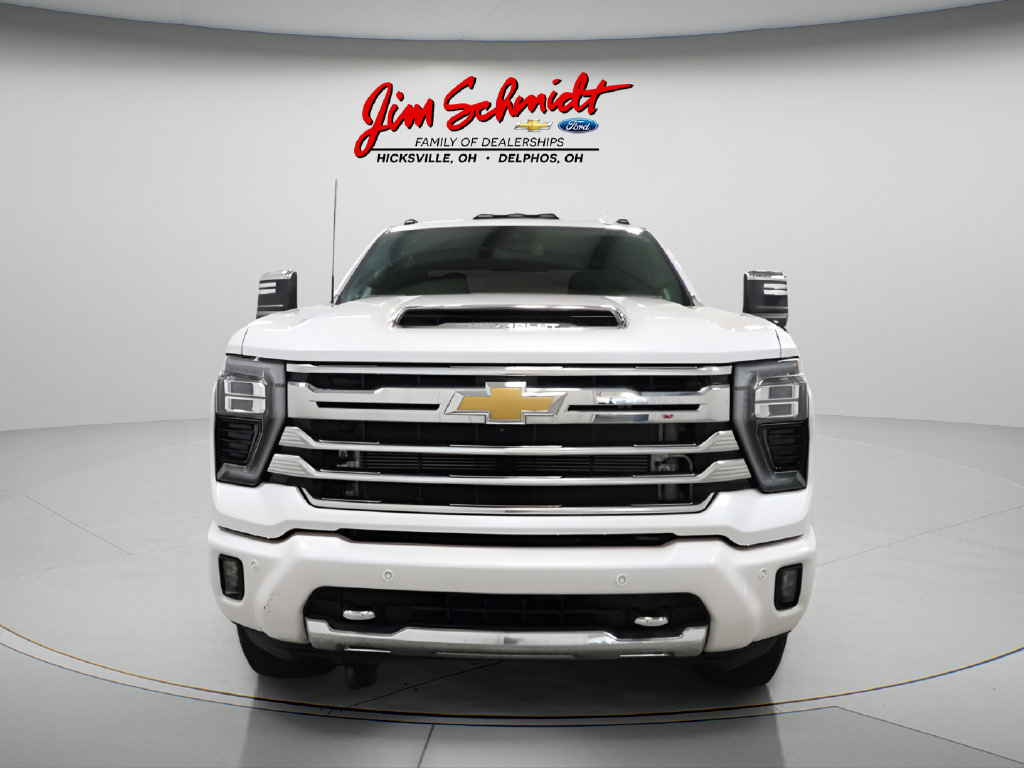 Used 2025 Chevrolet Silverado 2500 High Country AWD/4WD image 3