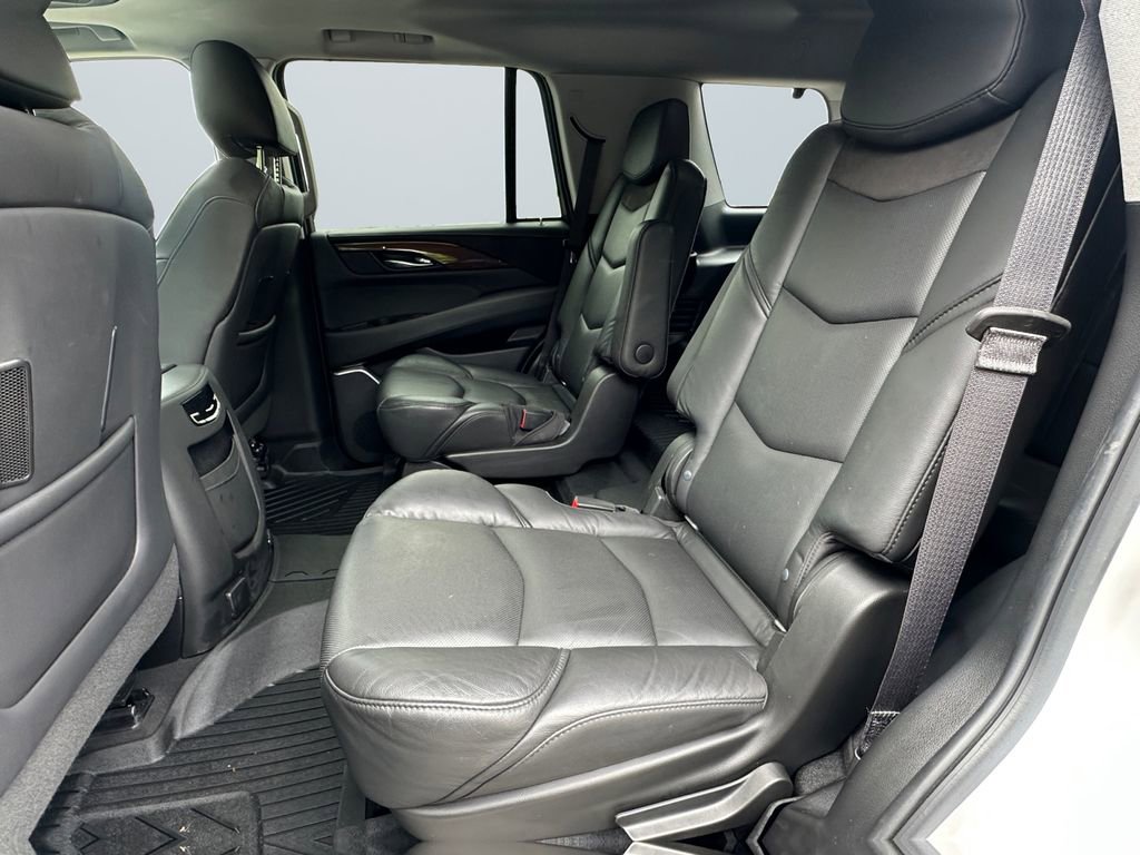 Used 2020 Cadillac Escalade Luxury AWD/4WD image 13