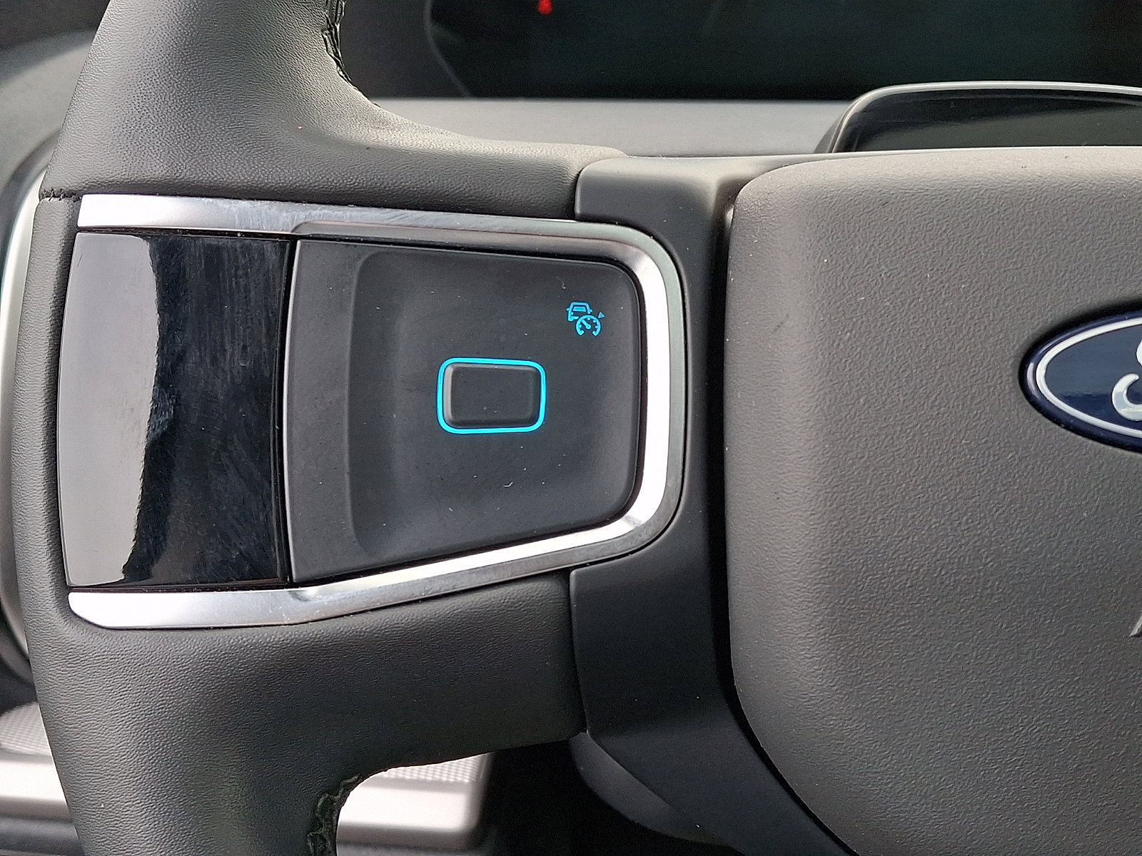 Used 2025 Ford Expedition Active image 23