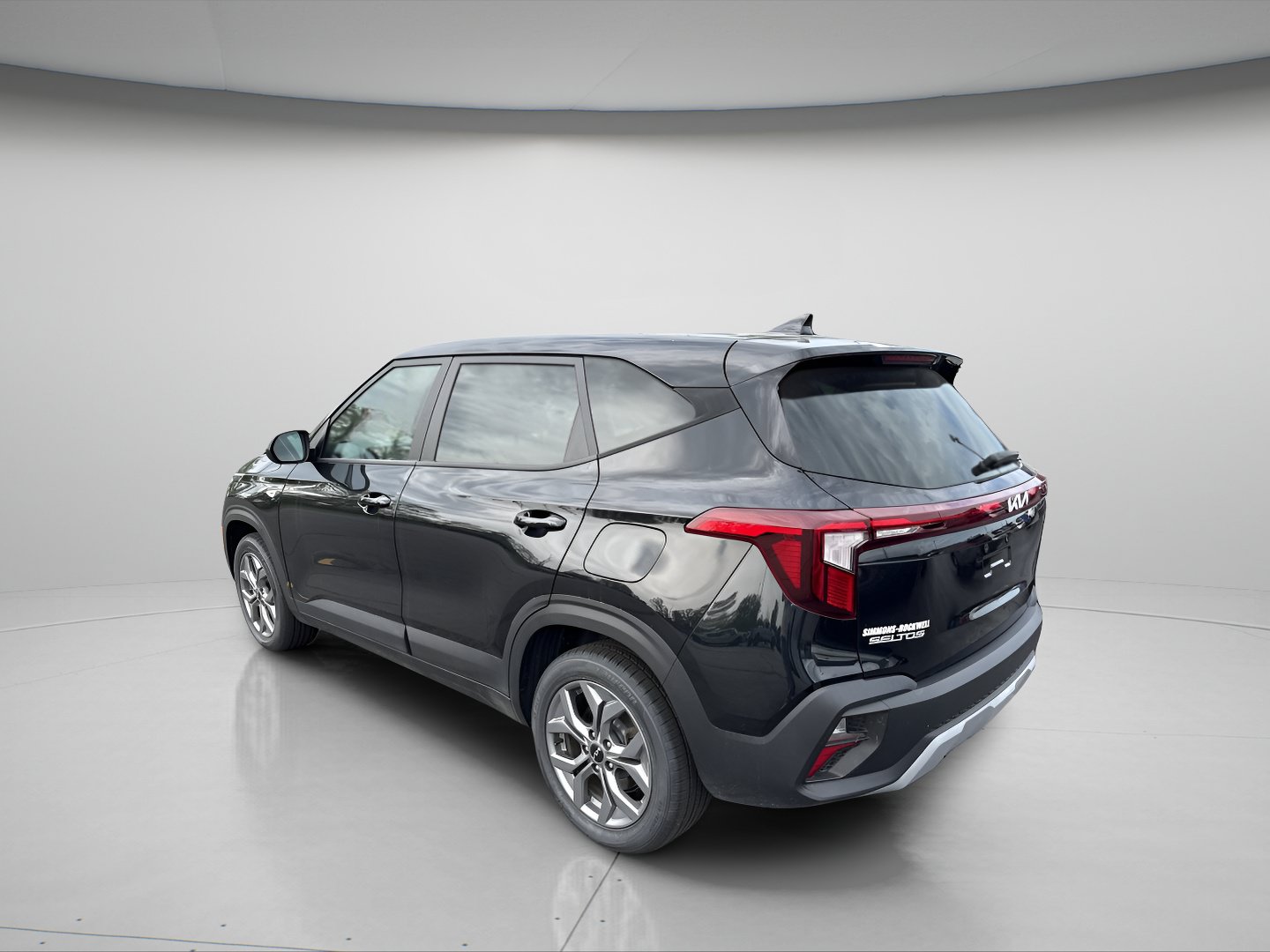 Used 2024 Kia Seltos LX AWD/4WD image 2