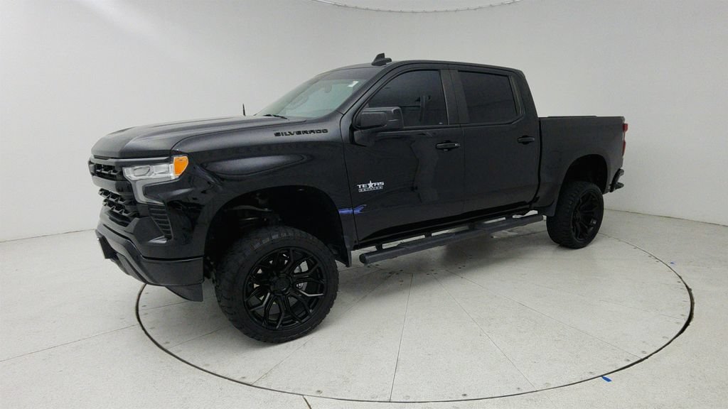 Used 2024 Chevrolet Silverado 1500 LT RWD image 3