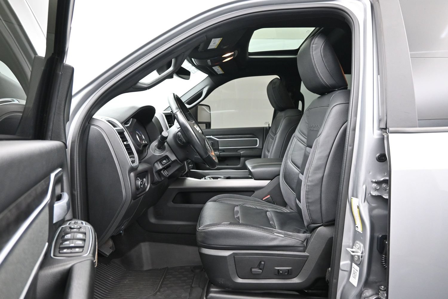Used 2023 RAM 2500 Big Horn w/ Level 2 Equipment Group AWD/4WD image 9