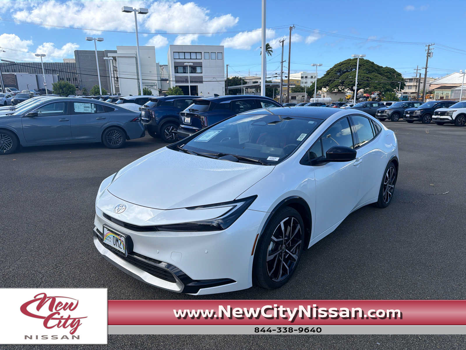 Used 2023 Toyota Prius Prime Premium FWD image 1