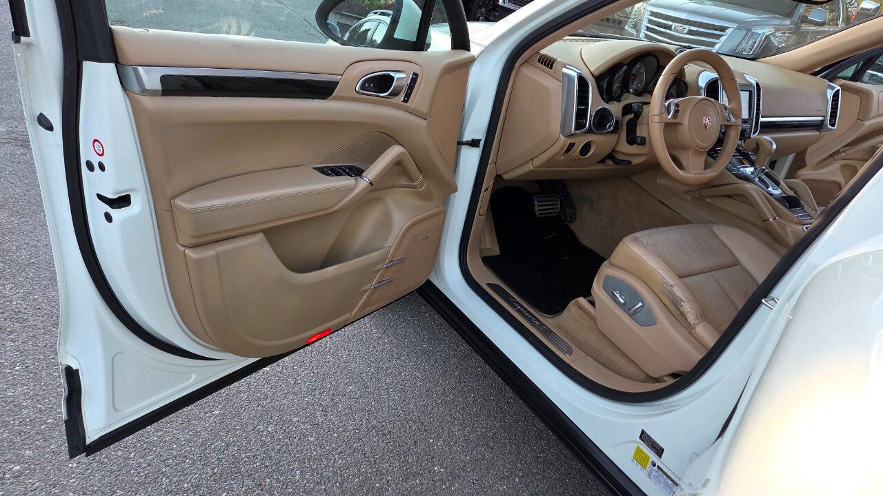 Used 2012 Porsche Cayenne S AWD/4WD image 27