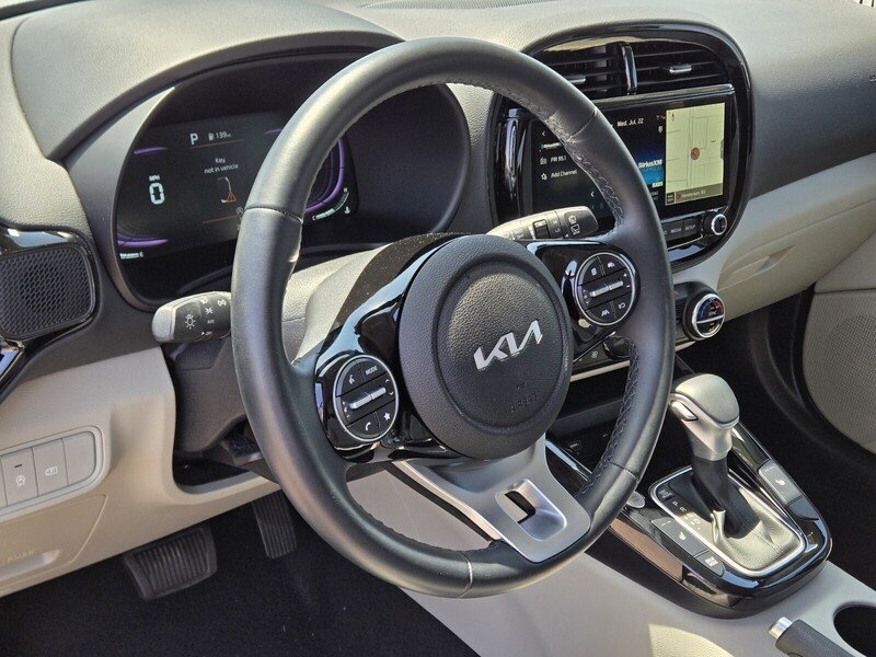 Certified 2025 Kia Soul EX FWD image 19