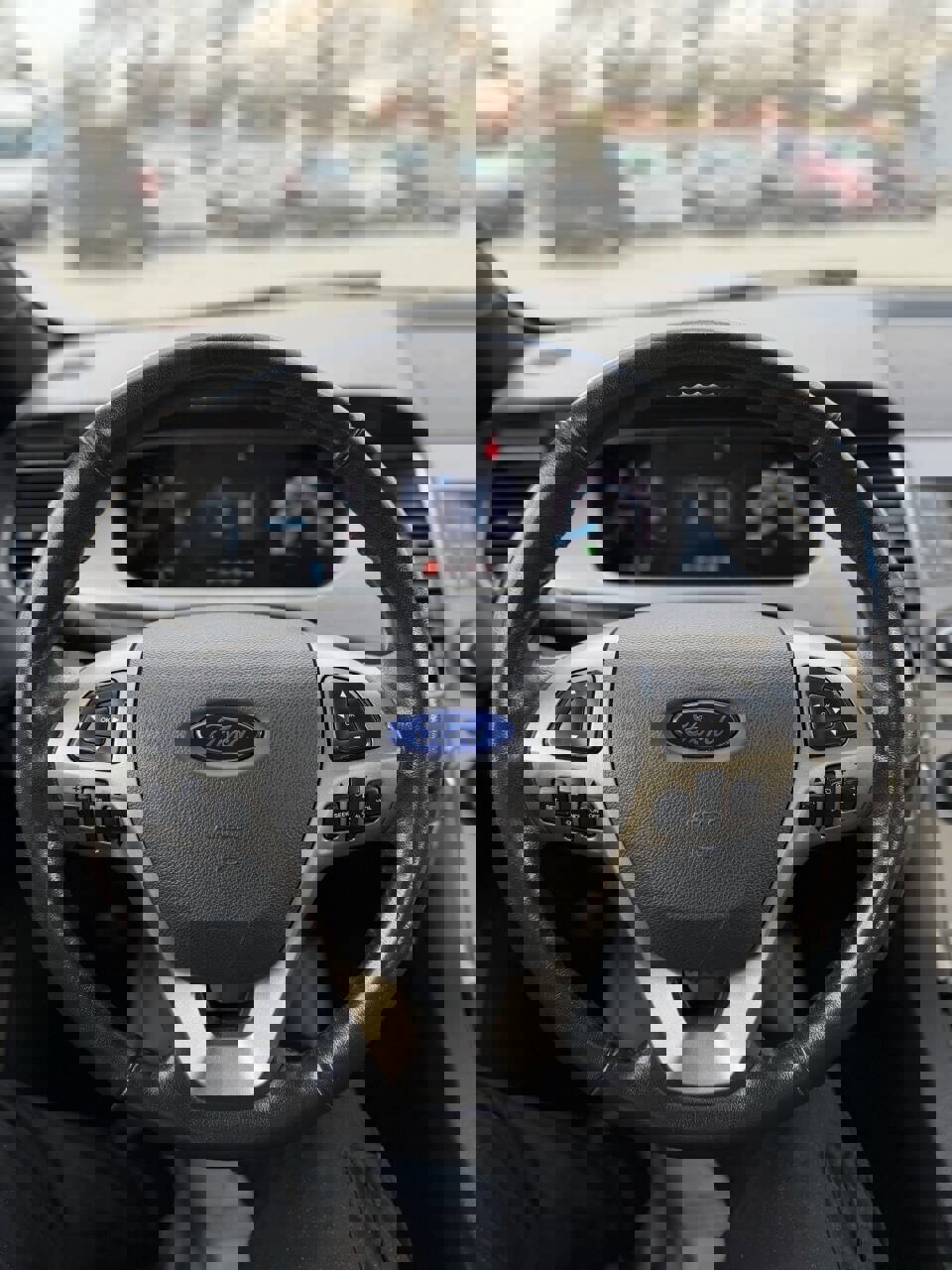 Used 2016 Ford Taurus SEL image 1