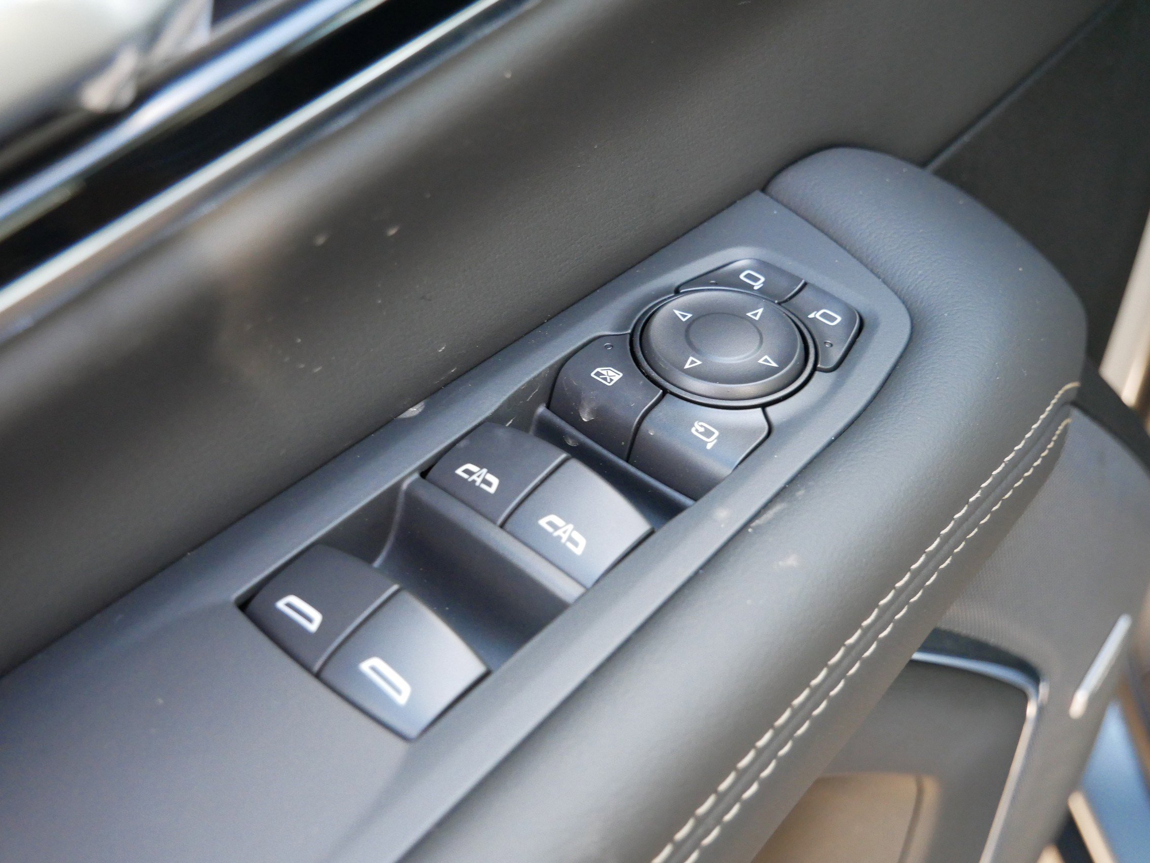 New 2026 GMC Yukon Elevation image 16