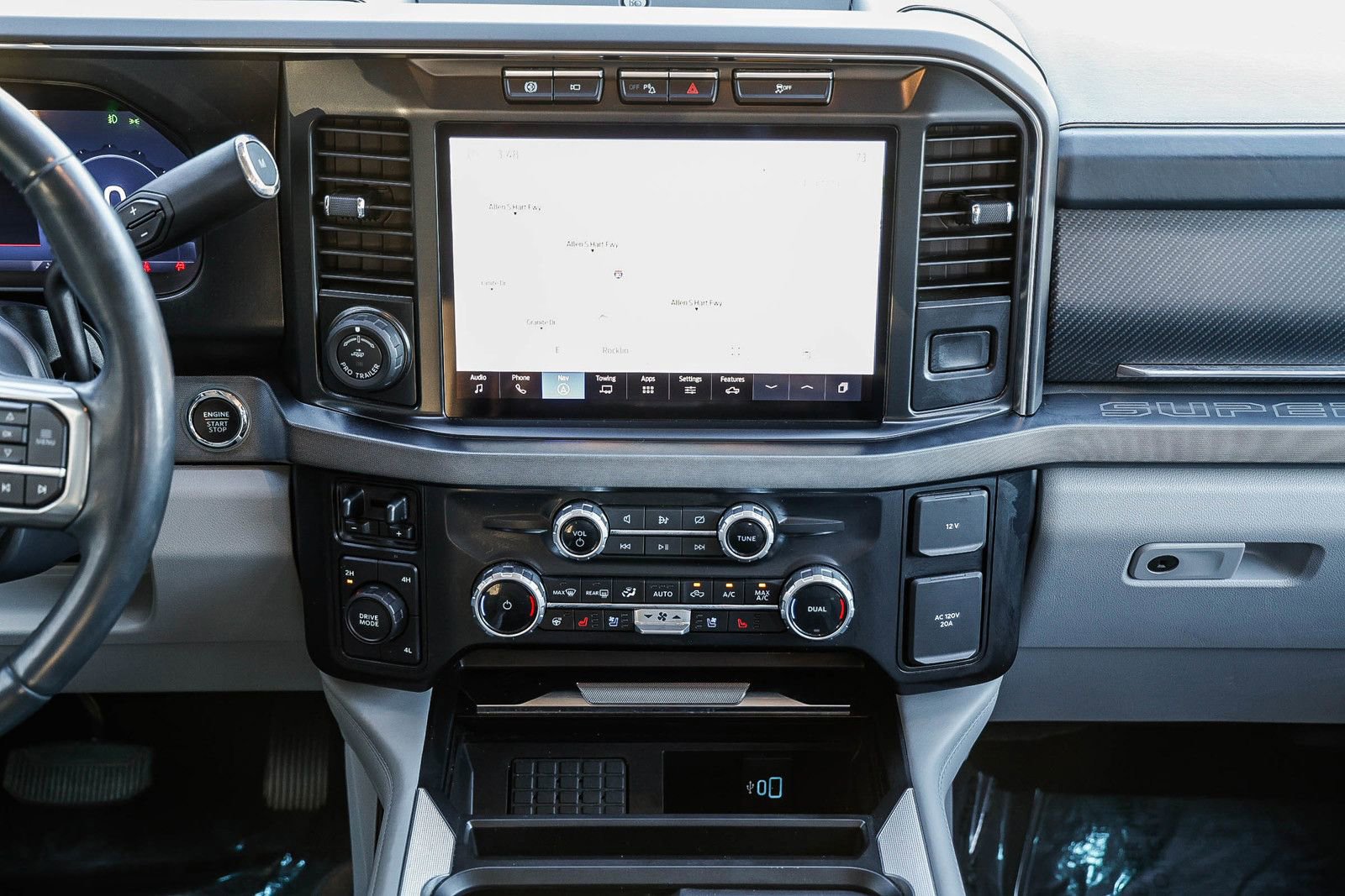 Used 2024 Ford F350 Limited image 11