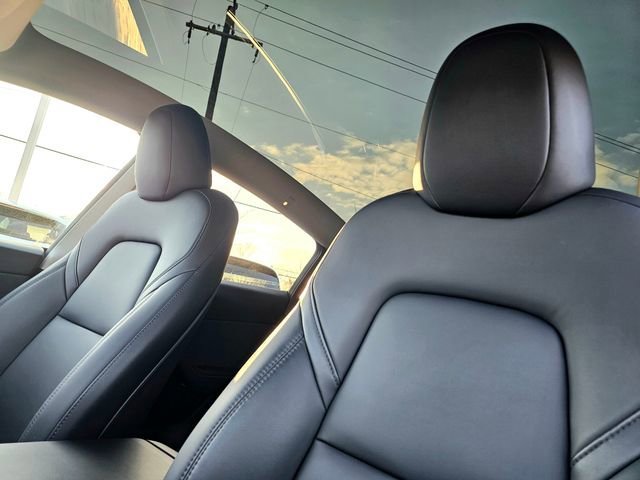 Used 2024 Tesla Model Y Long Range image 18