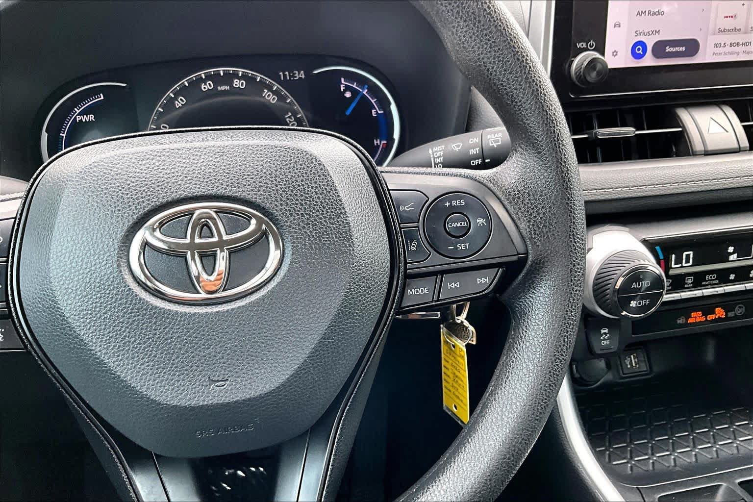 Used 2025 Toyota RAV4 LE AWD/4WD image 24