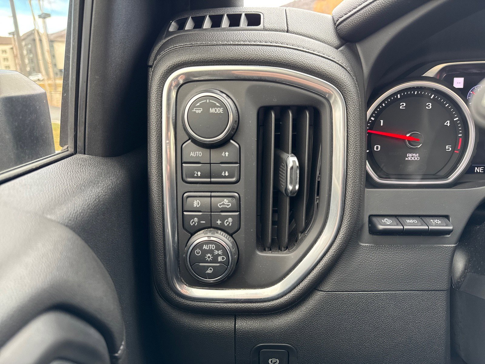 Used 2020 Chevrolet Silverado 2500 High Country w/ Z71 Off-Road Package image 15