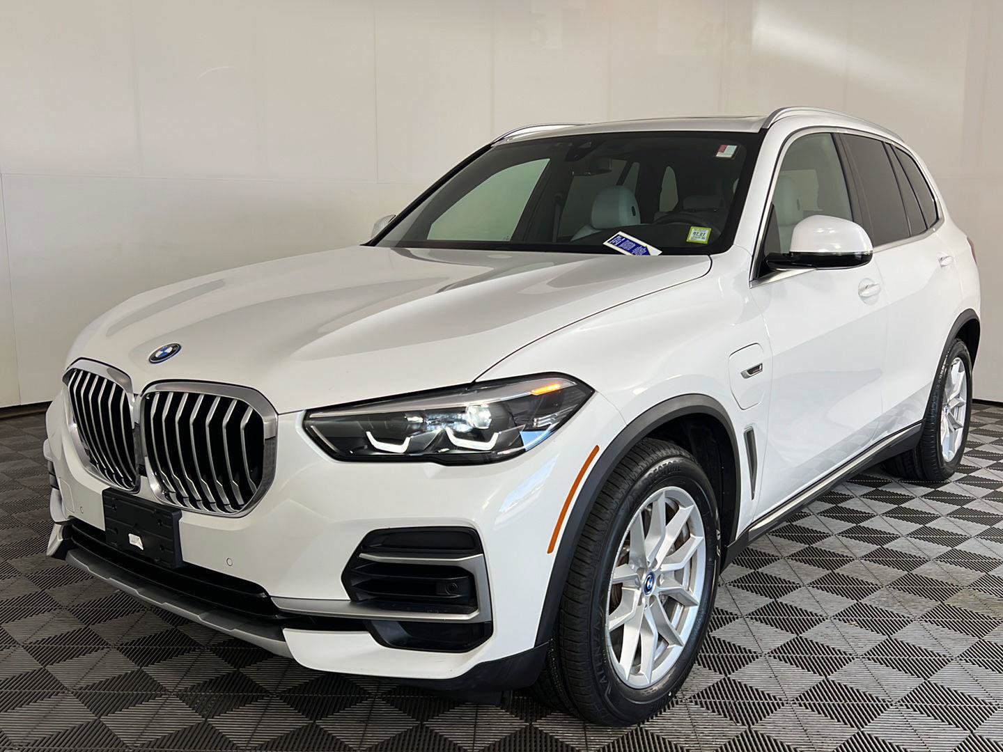 Used 2023 BMW X5 xDrive45e AWD/4WD image 13
