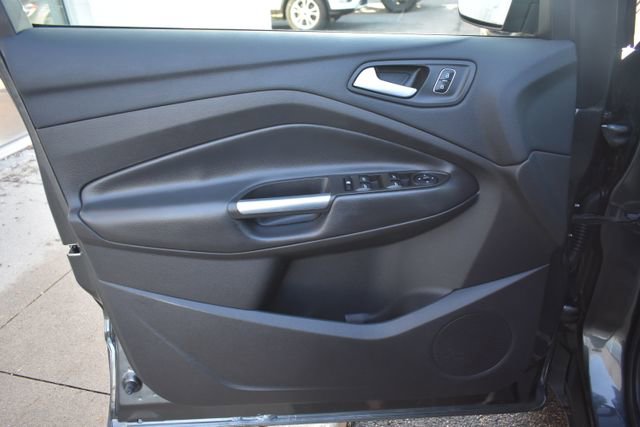 Used 2017 Ford Escape SE w/ SE Sport Appearance Package image 14