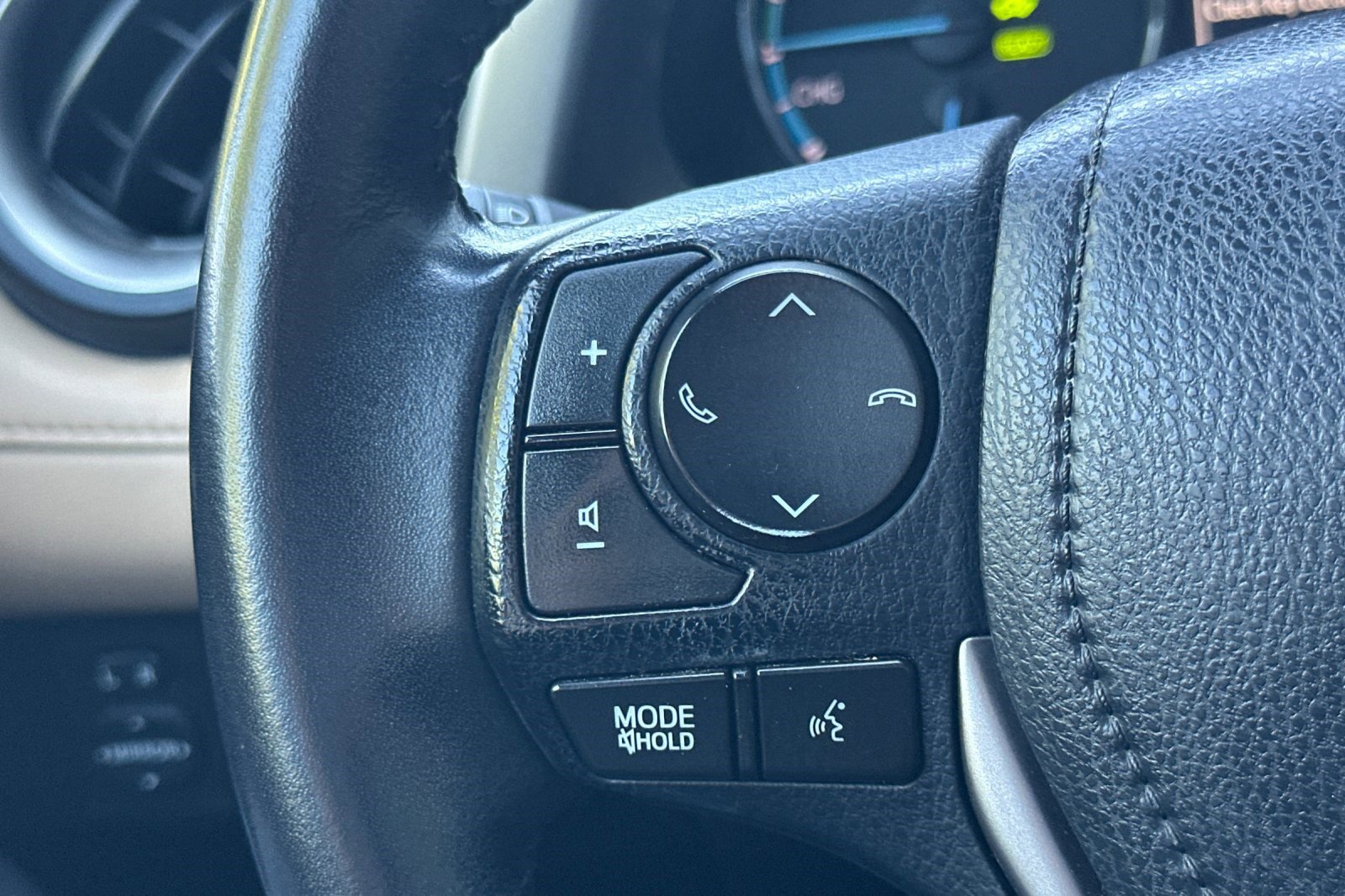 Used 2016 Toyota RAV4 XLE image 30