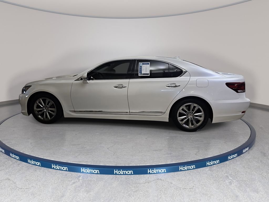 Used 2016 Lexus LS 460 w/ Comfort Package RWD image 9